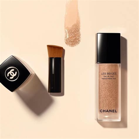 chanel les beiges water fresh tint with micro droplet pigments.